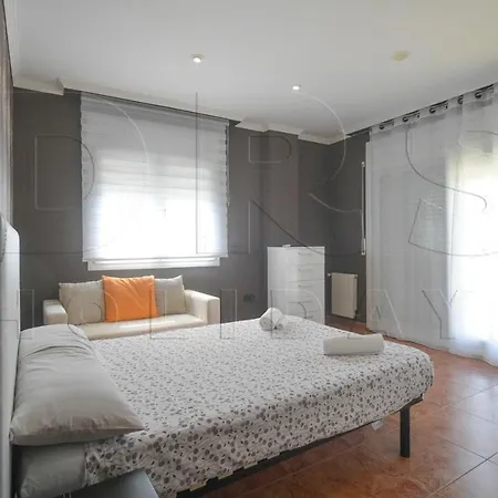 Miraflores-center And Villa Lloret de Mar